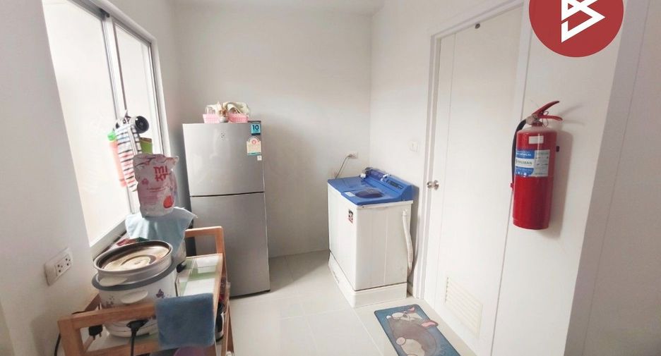 Casa adosada en venta de 3 habitaciones en Krathum Baen, Samut Sakhon