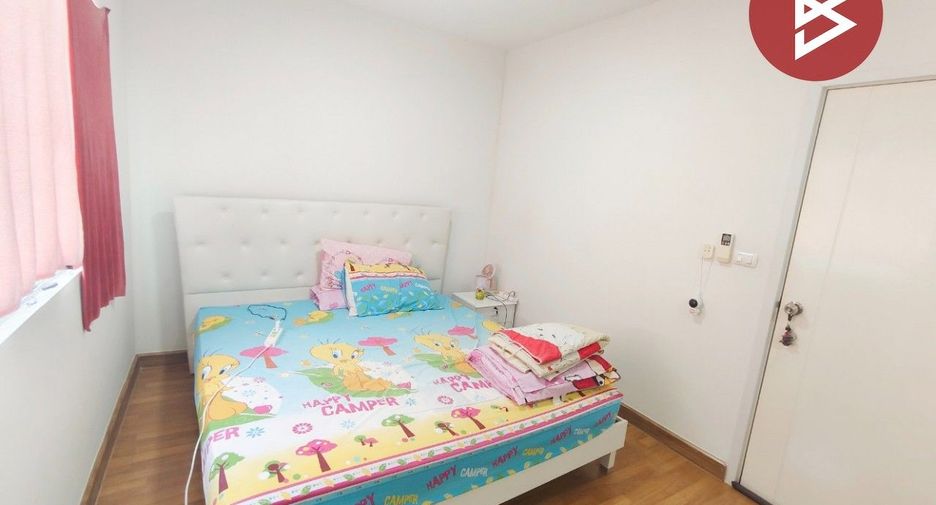 Casa adosada en venta de 3 habitaciones en Krathum Baen, Samut Sakhon