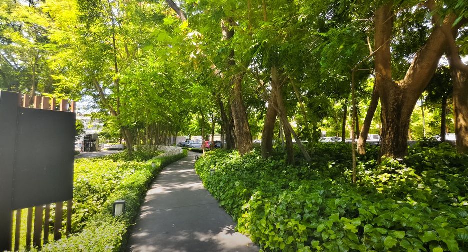 For sale 1 bed condo in Yan Nawa, Bangkok
