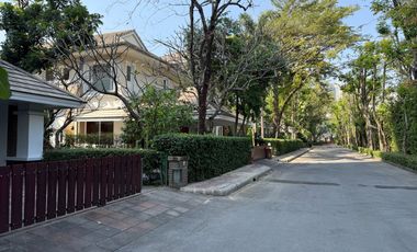Casa en alquiler de 4 habitaciones en Khlong Toei, Bangkok