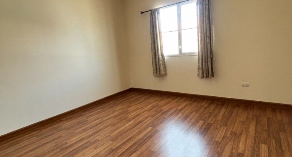 Casa adosada en venta de 3 habitaciones en Mueang Samut Sakhon, Samut Sakhon
