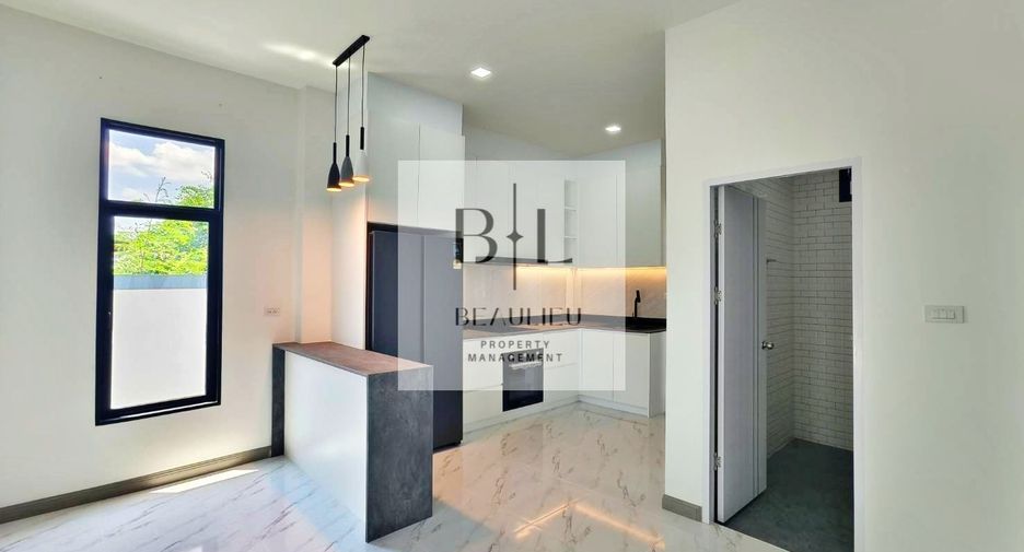 Продажа 3 спальни дом в Huay Yai, Паттайя