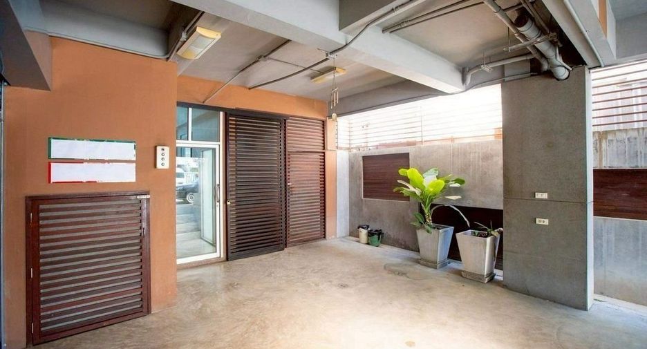 For rent office in Khlong Toei, Bangkok