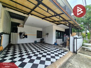 For sale 3 bedrooms townhouse in Mueang Samut Sakhon, Samut Sakhon