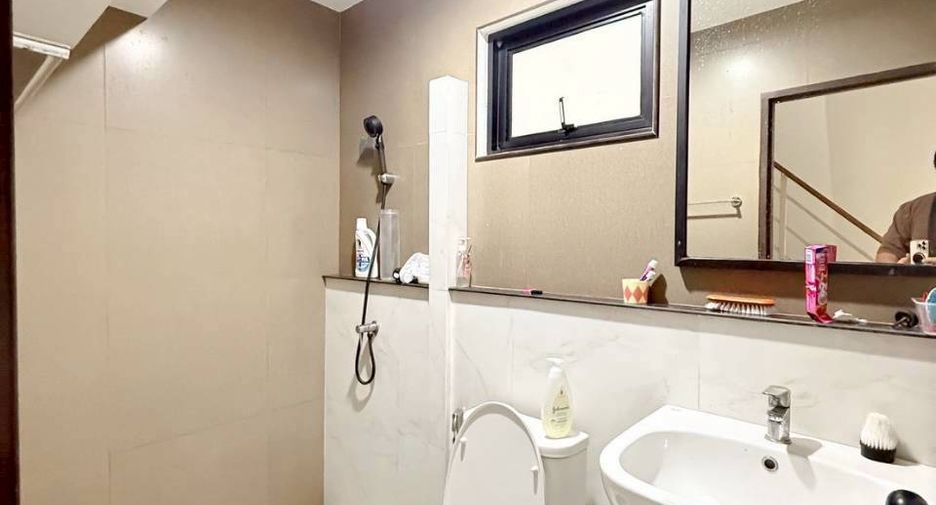 For sale 4 ベッドルーム townhouse in Thalang, Phuket