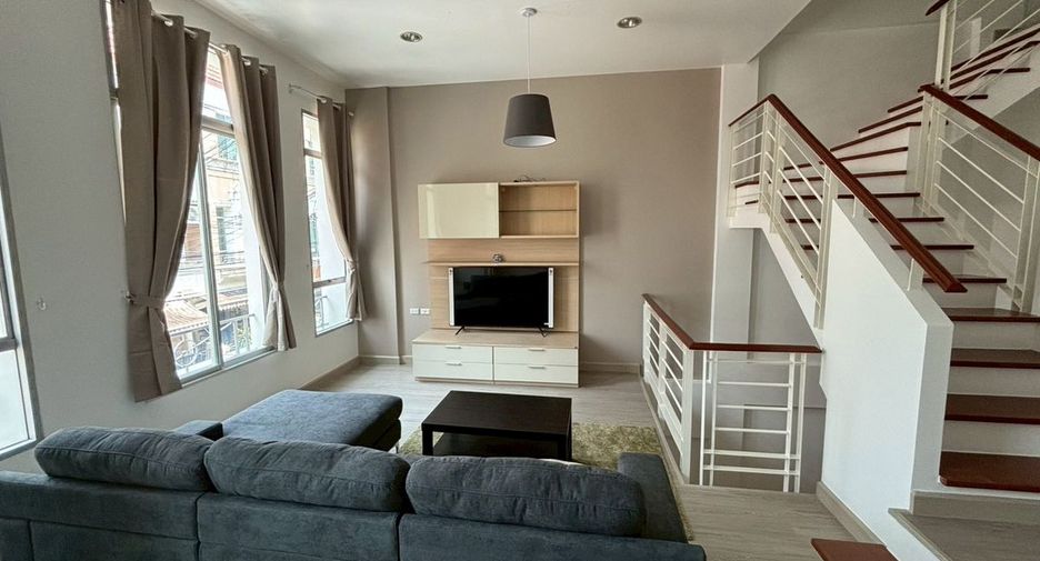 For rent 3 bedrooms townhouse in Mueang Samut Prakan, Samut Prakan