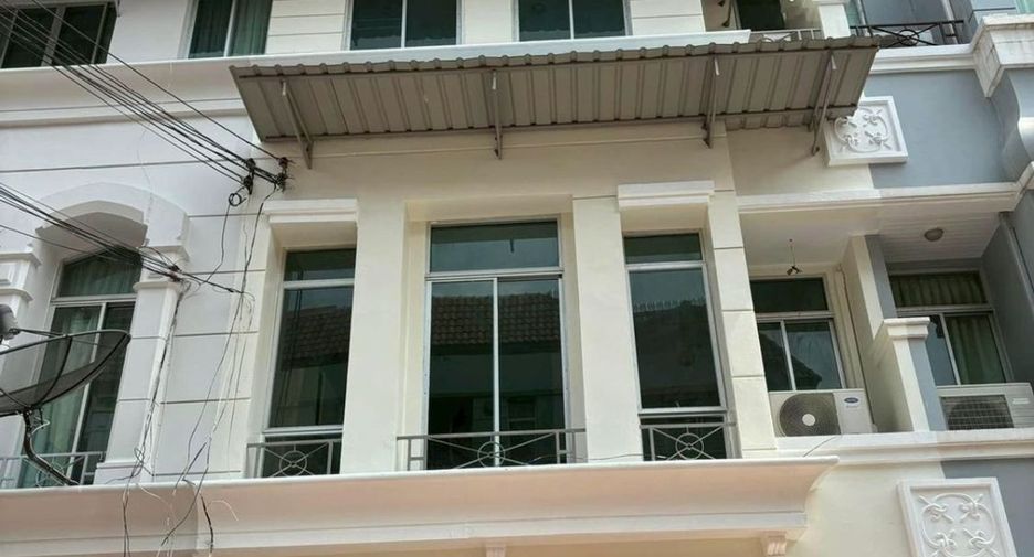 For rent 3 bedrooms townhouse in Mueang Samut Prakan, Samut Prakan