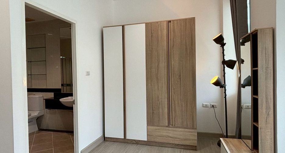 For rent 3 bedrooms townhouse in Mueang Samut Prakan, Samut Prakan