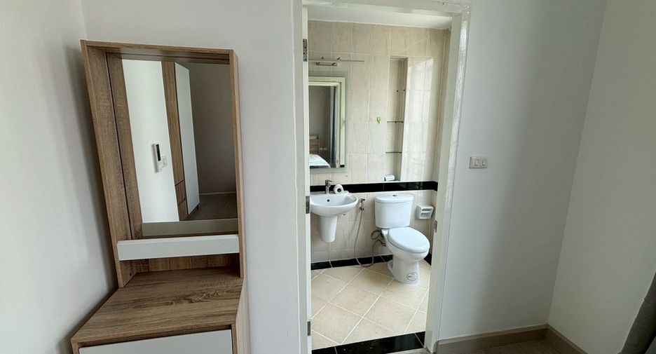 For rent 3 bedrooms townhouse in Mueang Samut Prakan, Samut Prakan