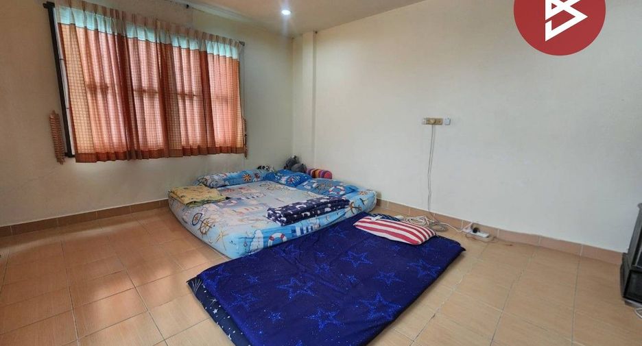 À vendre 2 chambres maison de ville à Si Racha, Chonburi