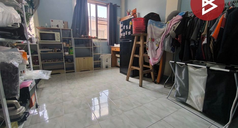 À vendre 3 chambres maison de ville à Mueang Samut Prakan, Samut Prakan