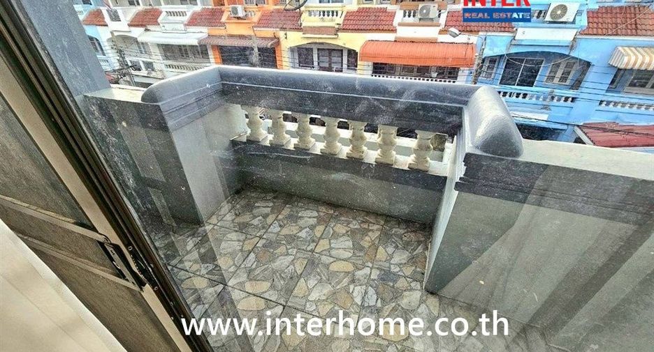For sale 4 bedrooms townhouse in Bueng Kum, Bangkok