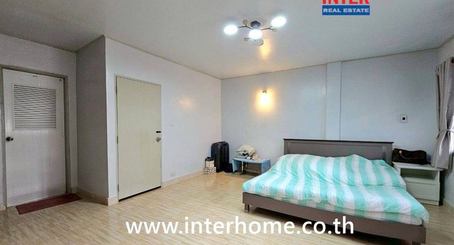 For sale 4 bedrooms townhouse in Bueng Kum, Bangkok