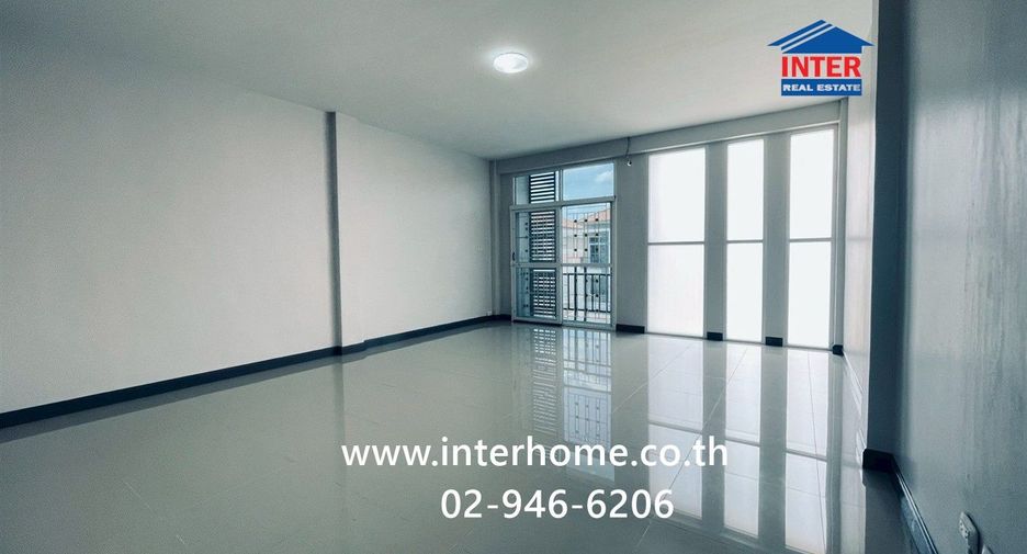 For sale 2 bedrooms townhouse in Lam Luk Ka, Pathum Thani
