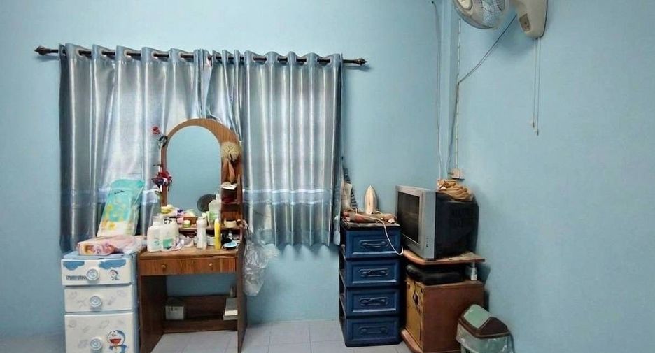 Gewerbefläche zum Kauf mit 3 Zimmer in Lat Yao, Nakhon Sawan