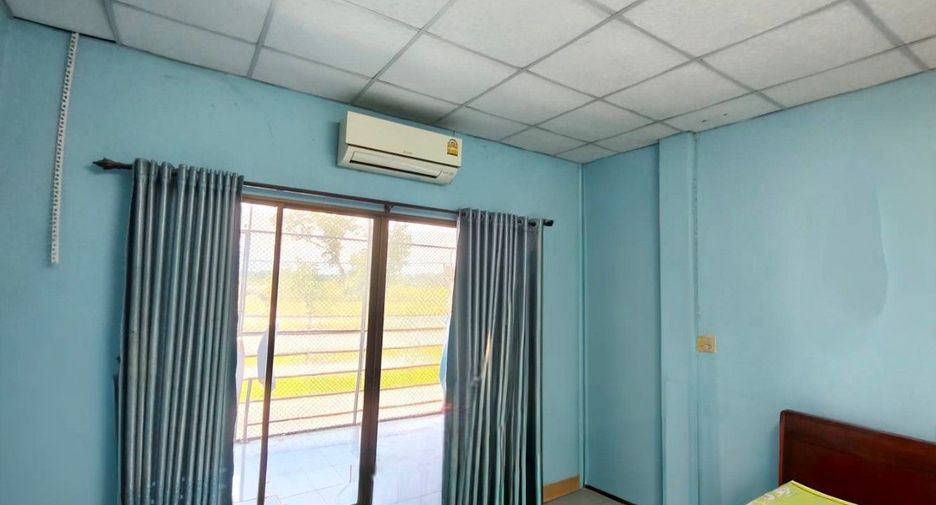 Gewerbefläche zum Kauf mit 3 Zimmer in Lat Yao, Nakhon Sawan
