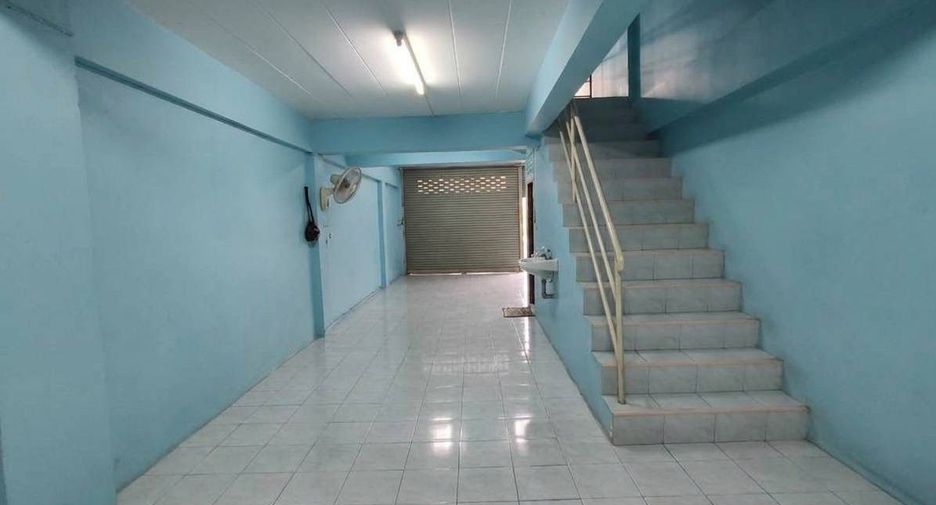 Gewerbefläche zum Kauf mit 3 Zimmer in Lat Yao, Nakhon Sawan