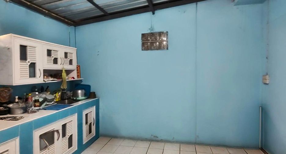Gewerbefläche zum Kauf mit 3 Zimmer in Lat Yao, Nakhon Sawan