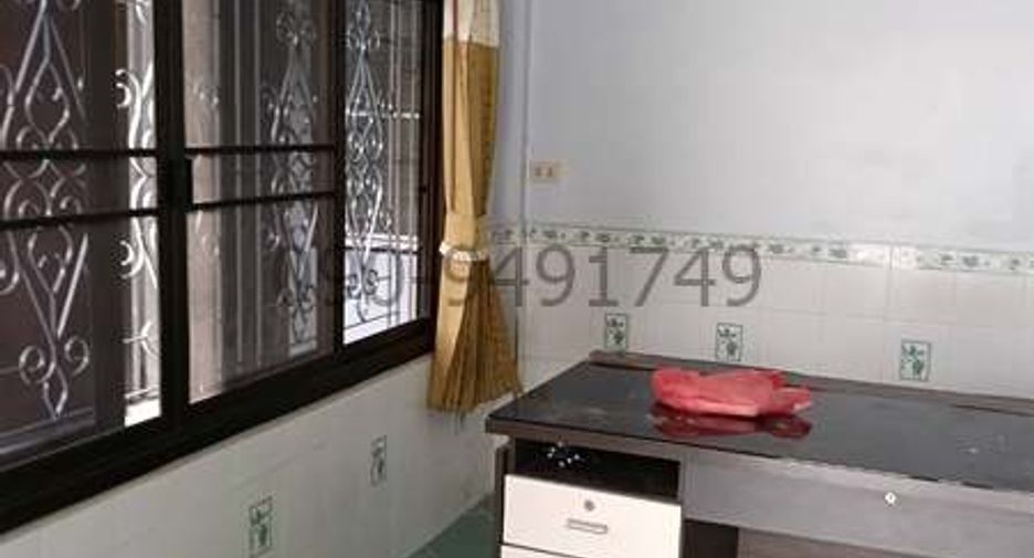À vendre 4 chambres maison à Bang Khae, Bangkok