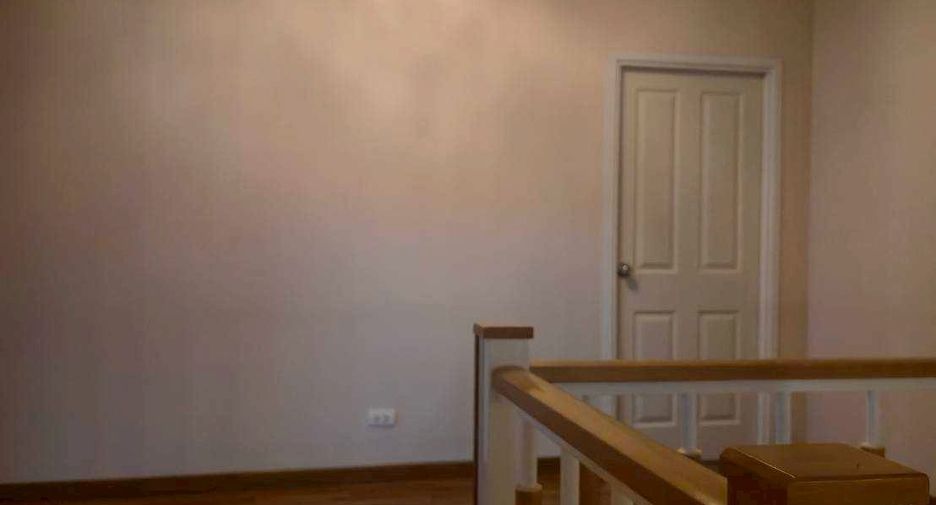For sale 3 bedrooms house in Bang Khae, Bangkok