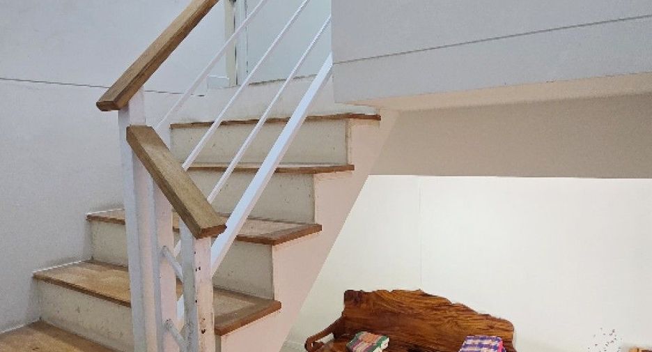 Casa adosada en venta de 3 habitaciones en Bang Bo, Samut Prakan
