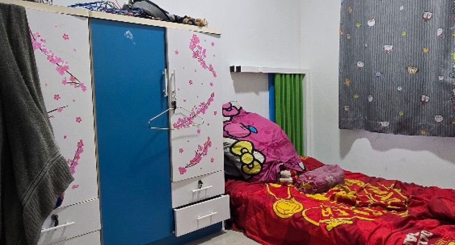 Casa adosada en venta de 3 habitaciones en Bang Bo, Samut Prakan