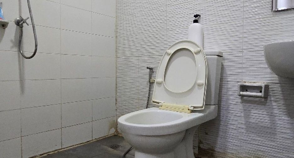Casa adosada en venta de 3 habitaciones en Bang Bo, Samut Prakan