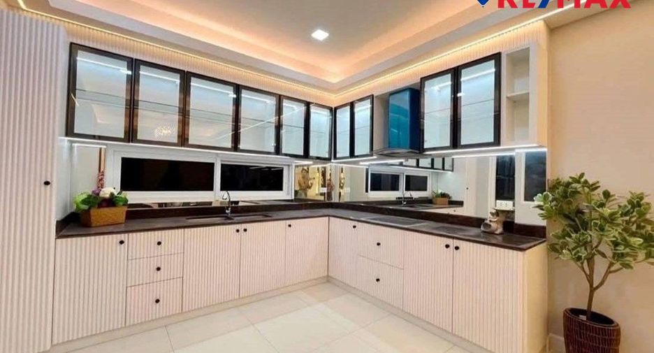 For sale 5 ベッドルーム house in East Pattaya, Pattaya