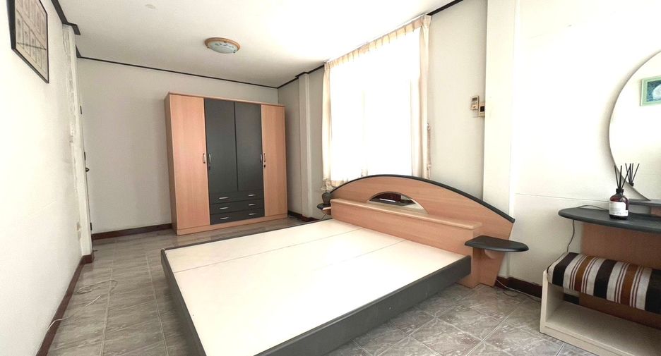 出售 3 卧室 独立屋 在 Lat Phrao, 曼谷