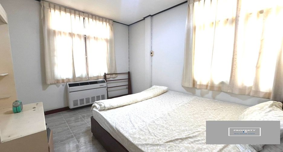 出售 3 卧室 独立屋 在 Lat Phrao, 曼谷