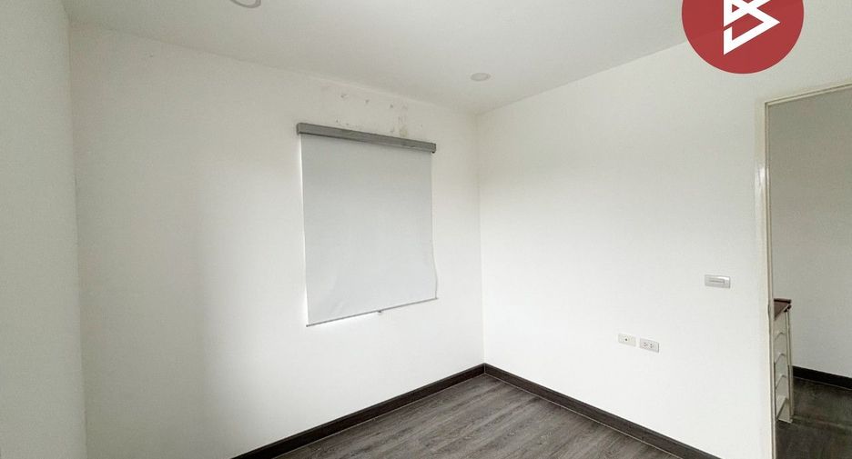 Casa en venta de 3 habitaciones en Khlong Sam Wa, Bangkok
