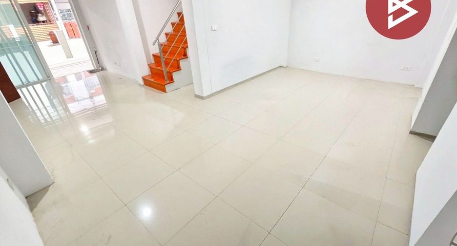 Casa adosada en venta de 3 habitaciones en Mueang Samut Sakhon, Samut Sakhon