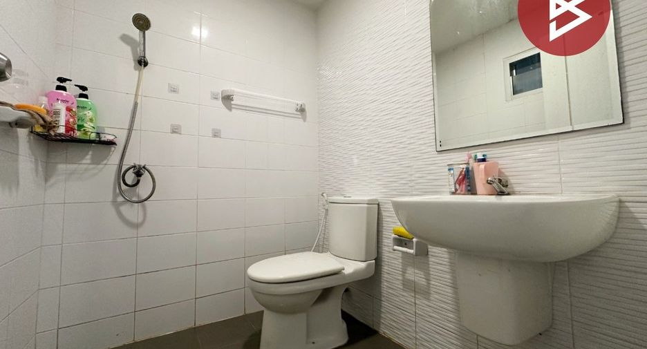 For sale 3 bedrooms townhouse in Mueang Chon Buri, Chonburi