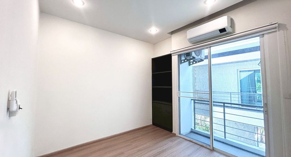 ให้เช่า 3 ห้องนอน บ้านเดี่ยว ใน วัฒนา, กรุงเทพฯ