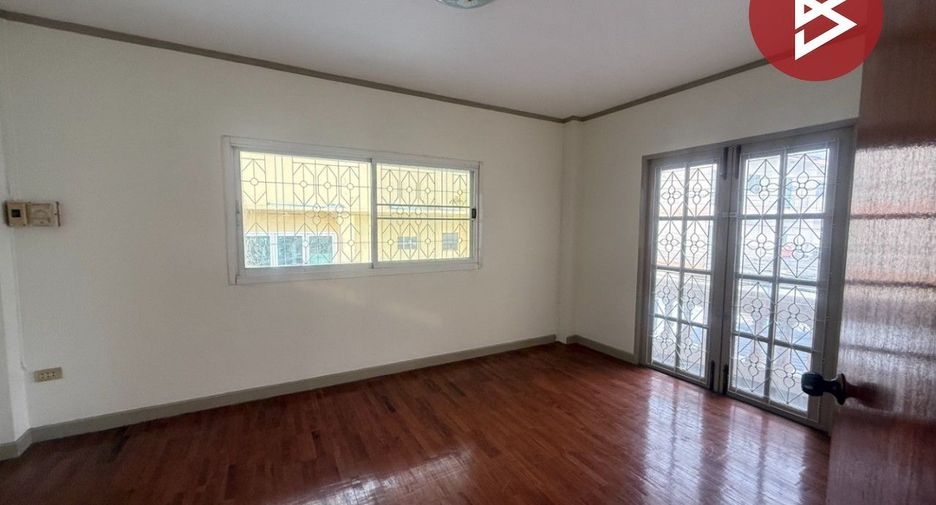 For sale 4 bedrooms house in Ban Bueng, Chonburi