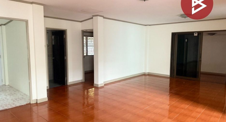 For sale 4 bedrooms house in Ban Bueng, Chonburi