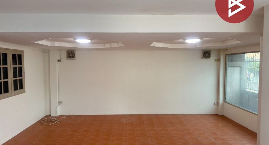 For sale 4 bedrooms house in Ban Bueng, Chonburi
