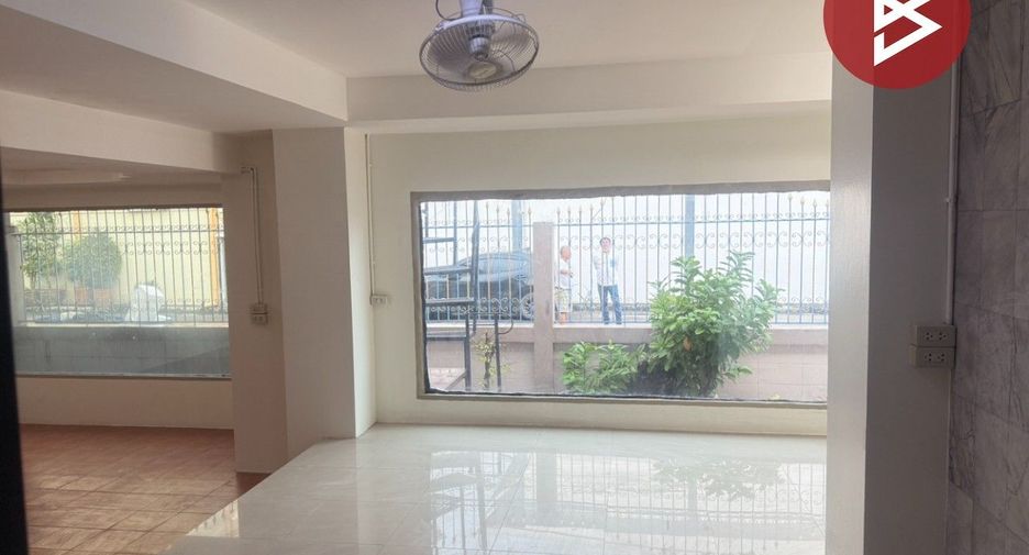 For sale 4 bedrooms house in Ban Bueng, Chonburi