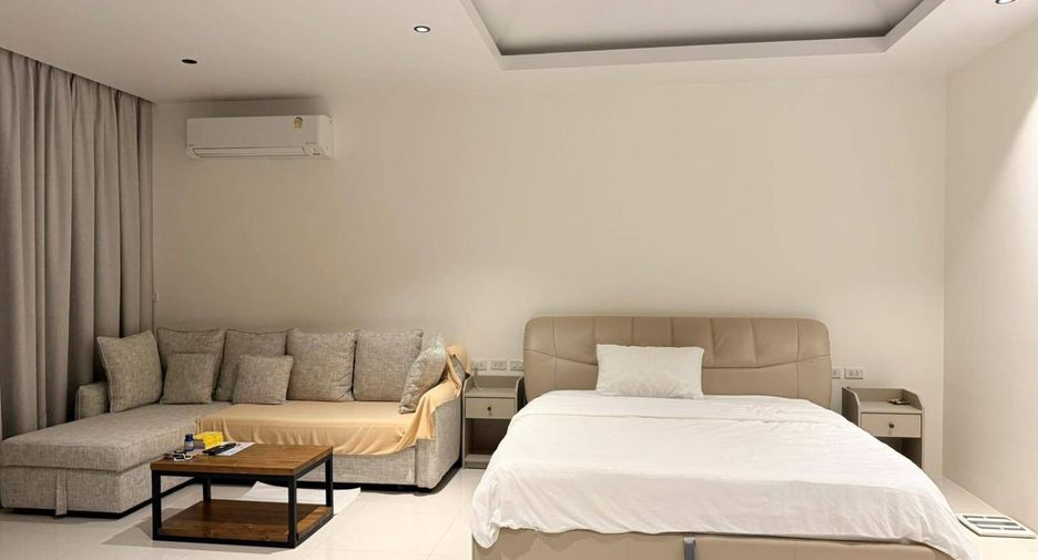 For rent 4 bedrooms villa in Mueang Phuket, Phuket
