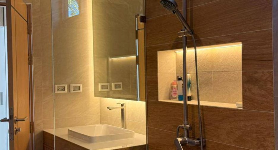 For rent 4 bedrooms villa in Mueang Phuket, Phuket