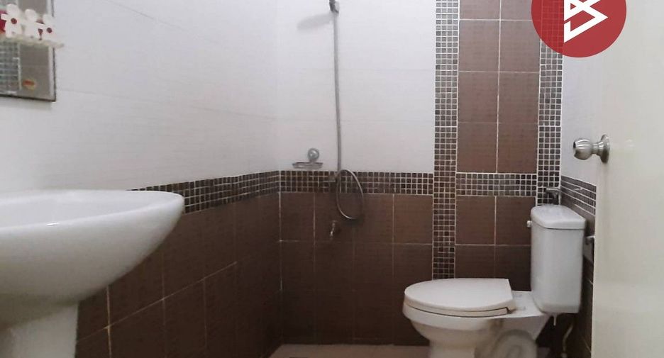 Casa adosada en venta de 3 habitaciones en Mueang Chon Buri, Chonburi