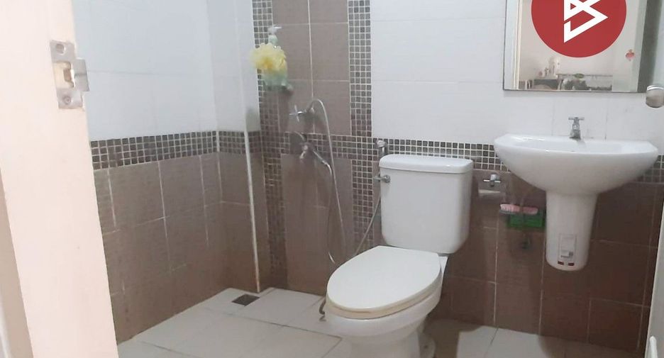 Casa adosada en venta de 3 habitaciones en Mueang Chon Buri, Chonburi