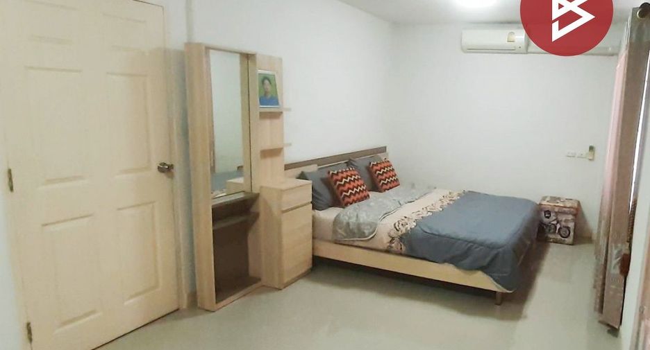 Casa adosada en venta de 3 habitaciones en Mueang Chon Buri, Chonburi