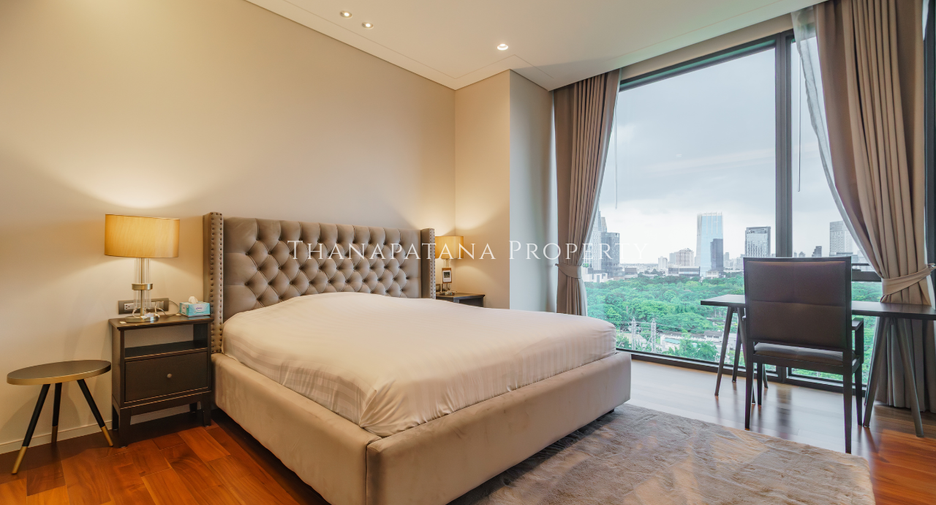 For rent and for sale 2 bedrooms condo in Pathum Wan, Bangkok