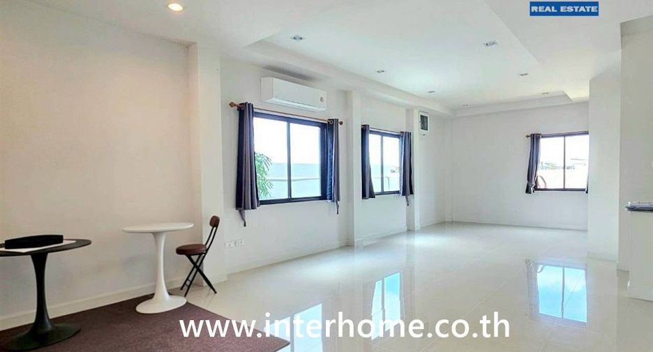 Haus zum Kauf mit 4 Zimmer in Lam Luk Ka, Pathum Thani