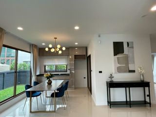 Haus zur Miete mit 4 Zimmer in Bang Kapi, Bangkok