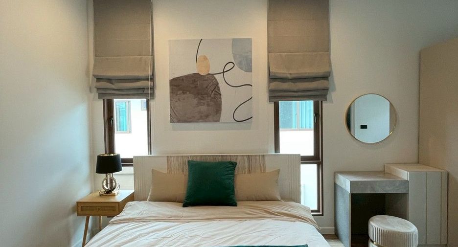 For rent 4 bedrooms house in Bang Kapi, Bangkok