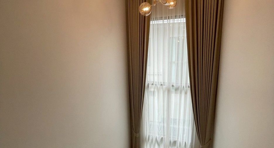 For rent 4 bedrooms house in Bang Kapi, Bangkok