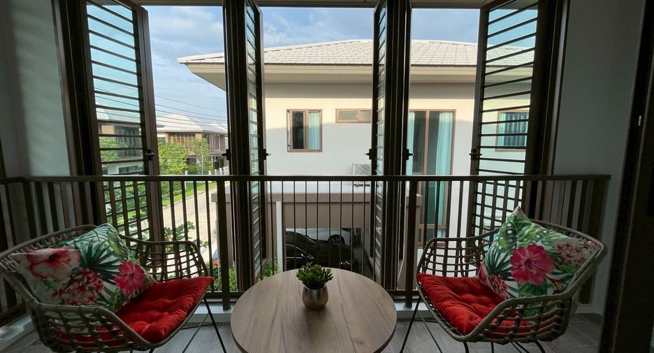 For rent 4 bedrooms house in Bang Kapi, Bangkok