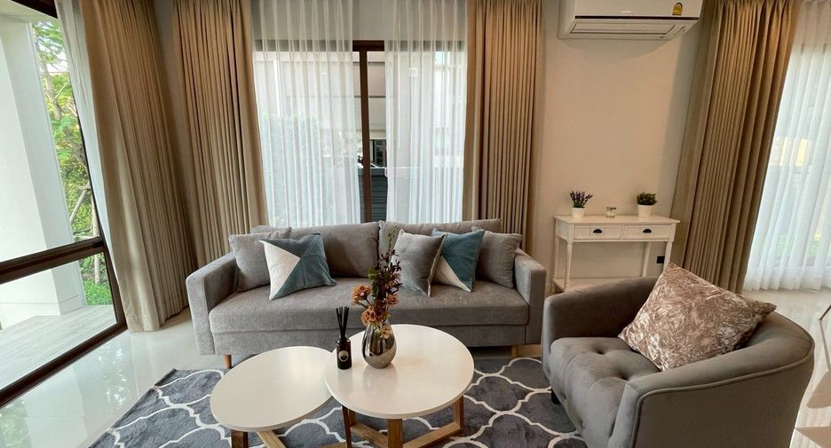 For rent 4 bedrooms house in Bang Kapi, Bangkok